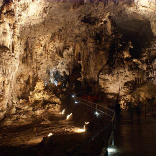 Grutas de Cacahuamilpa y Taxco desde CDMX